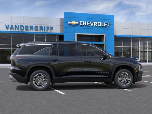 Mosaic Black Metallic 2027 Chevrolet Traverse LT