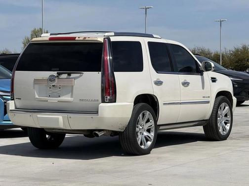 2011 Cadillac Escalade Premium
