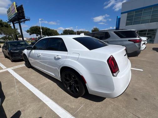 Bright White Clearcoat 2020 Chrysler 300 S