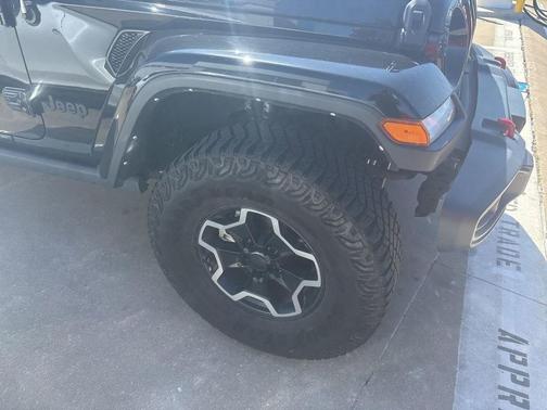 Black Clearcoat 2022 Jeep Gladiator Willys 4x4