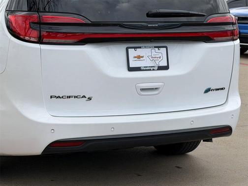 2024 Chrysler Pacifica Hybrid S Appearance Pkg