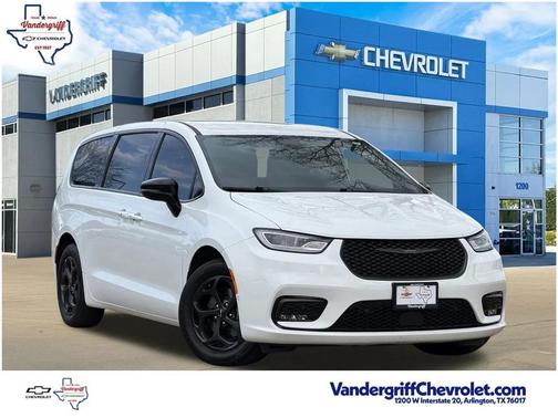 2024 Chrysler Pacifica Hybrid S Appearance Pkg