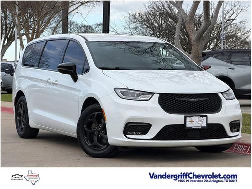 2024 Chrysler Pacifica Hybrid S Appearance Pkg