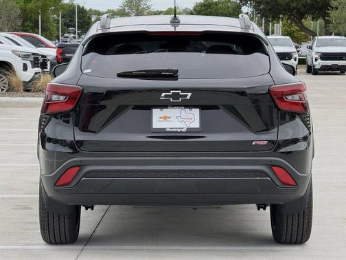 Mosaic Black Metallic 2026 Chevrolet Trax FWD 2RS