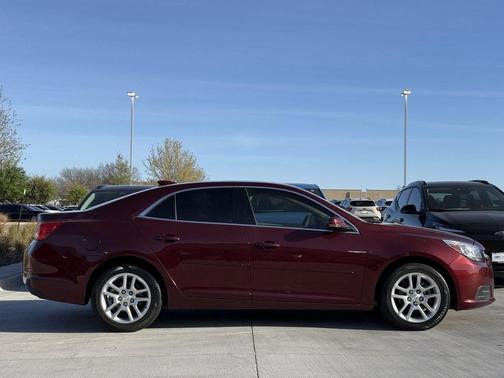 Butte Red Metallic 2016 Chevrolet Malibu Limited LT