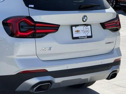 Mineral White Metallic 2022 BMW X3 sDrive30i