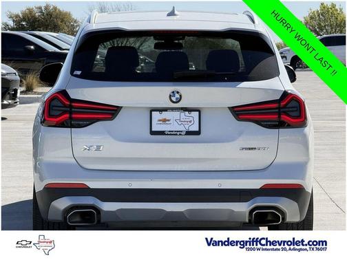 Mineral White Metallic 2022 BMW X3 sDrive30i