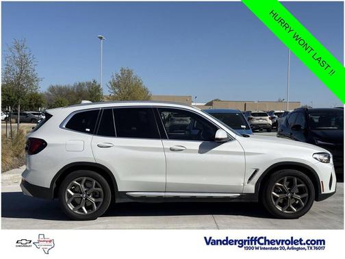 Mineral White Metallic 2022 BMW X3 sDrive30i