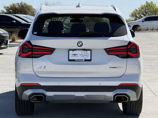 Mineral White Metallic 2022 BMW X3 sDrive30i