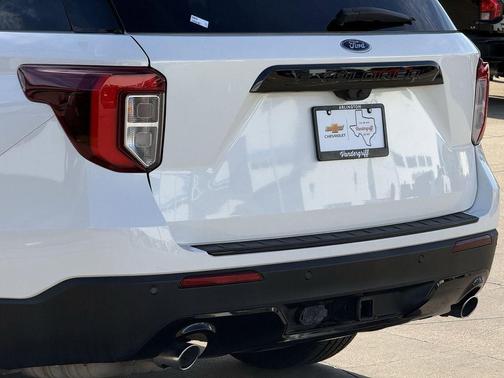 Star White Metallic Tri-Coat 2023 Ford Explorer ST-Line