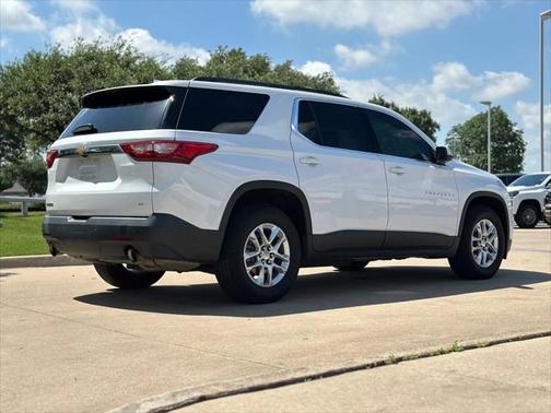 2021 Chevrolet Traverse LT Cloth