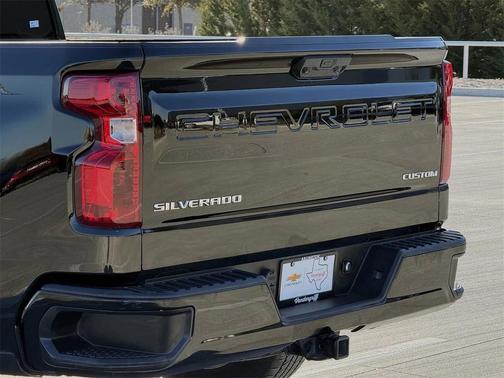 2023 Chevrolet Silverado 1500 Custom