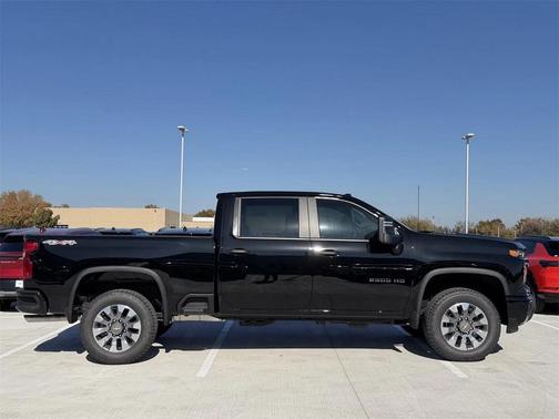 2026 Chevrolet Silverado 2500 Custom