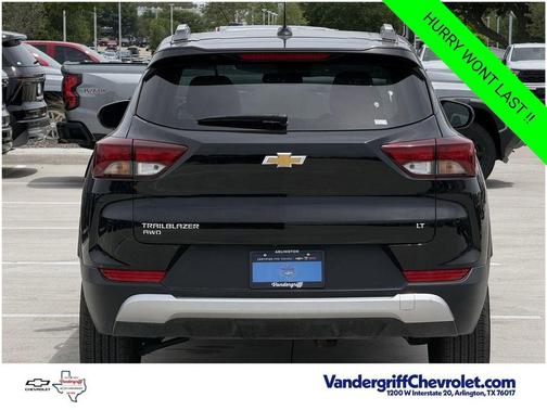 Mosaic Black Metallic 2025 Chevrolet Trailblazer LT