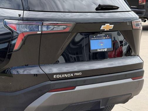 Mosaic Black Metallic 2025 Chevrolet Equinox 1LT