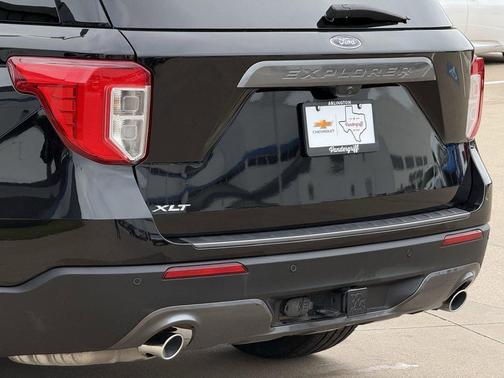 Agate Black Metallic 2024 Ford Explorer XLT