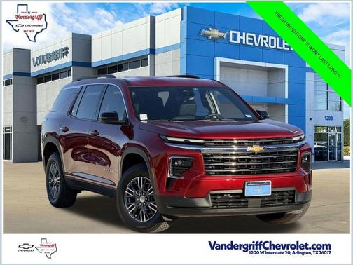 Radiant Red Tintcoat 2025 Chevrolet Traverse LT