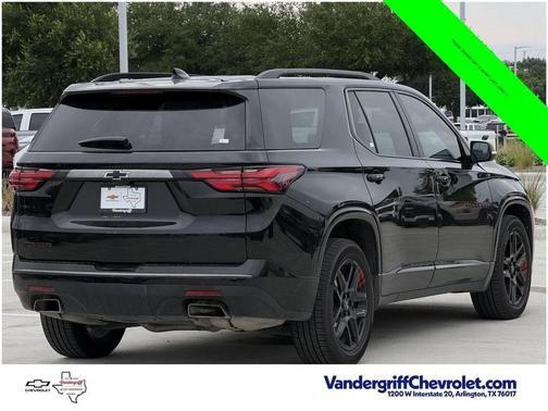 Mosaic Black Metallic 2023 Chevrolet Traverse Premier