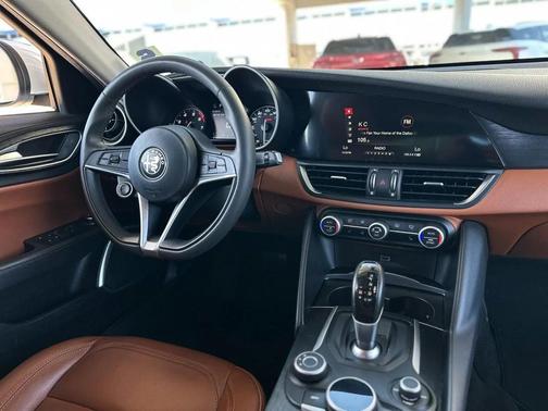 2019 Alfa Romeo Giulia Base