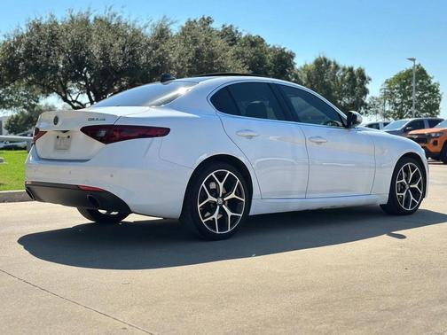 2019 Alfa Romeo Giulia Base
