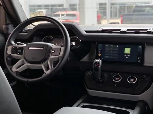 2023 Land Rover Defender 110 SE