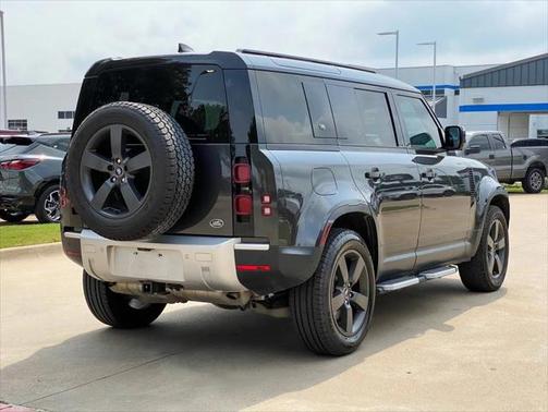 2023 Land Rover Defender 110 SE