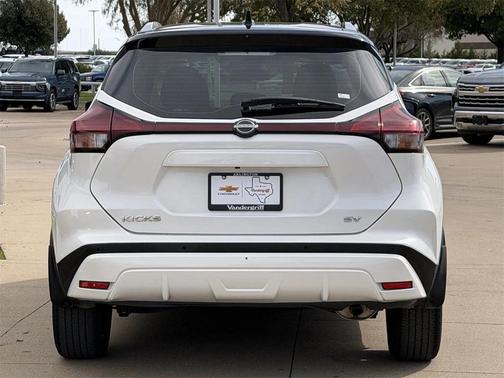 2023 Nissan Kicks SV
