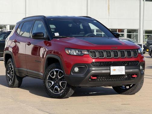 Red Hot Pearlcoat 2025 Jeep Compass Trailhawk