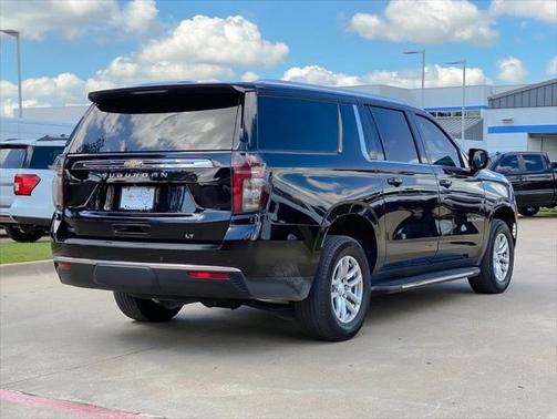 2023 Chevrolet Suburban LT