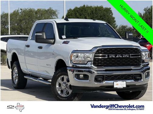 Bright White Clearcoat 2024 RAM 2500 Big Horn Crew Cab 4x4 6'4' Box