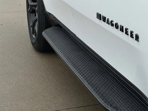 2023 Jeep Wagoneer Series II Carbide 4x4