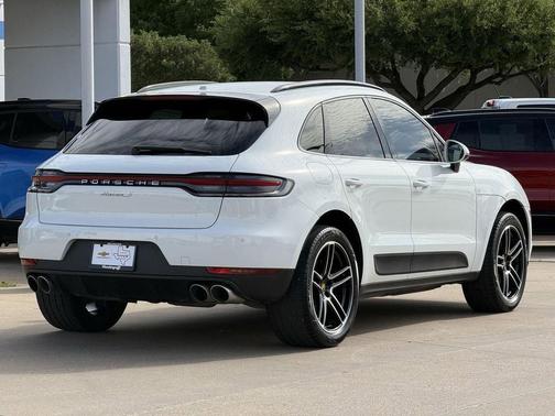 2020 Porsche Macan Macan