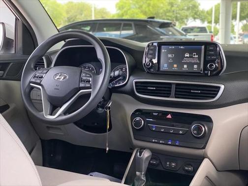 2020 Hyundai TUCSON SE