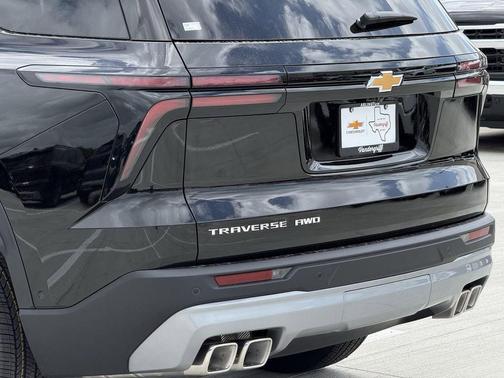 Mosaic Black Metallic 2026 Chevrolet Traverse LT