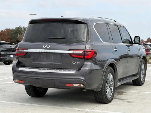 2022 INFINITI QX80 Luxe