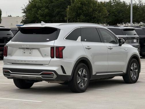 Silky Silver 2022 Kia Sorento Hybrid S