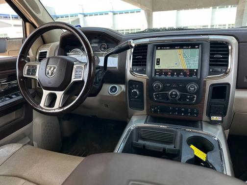 2018 RAM 2500 Laramie Crew Cab 4x4 6'4' Box