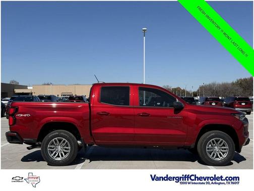 Radiant Red Tintcoat 2026 Chevrolet Colorado LT