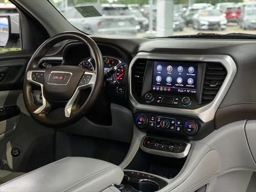 2023 GMC Acadia AWD SLT