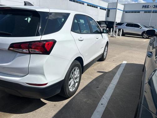 2023 Chevrolet Equinox LS