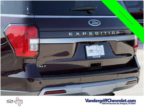 Jewel Red Metallic Tinted Clearcoat 2024 Ford Expedition Max XLT
