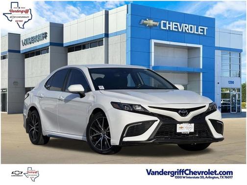 2024 Toyota Camry SE