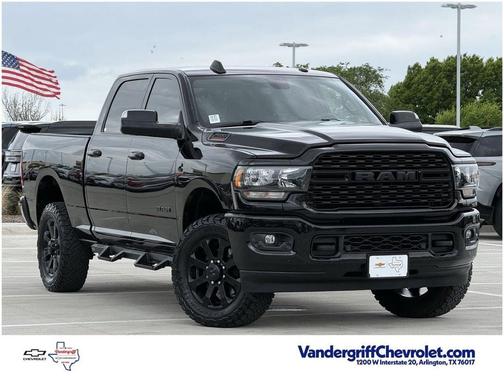 Diamond Black Crystal Pearlcoat 2022 RAM 2500 Lone Star Crew Cab 4x4 6'4' Box