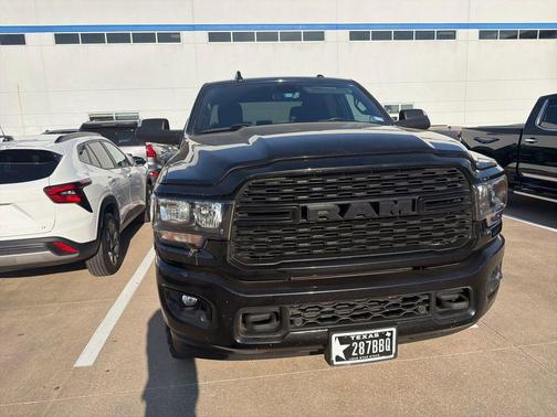 Diamond Black Crystal Pearlcoat 2022 RAM 2500 Lone Star Crew Cab 4x4 6'4' Box