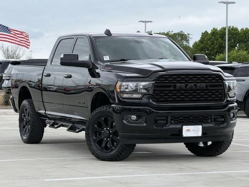 Diamond Black Crystal Pearlcoat 2022 RAM 2500 Lone Star Crew Cab 4x4 6'4' Box