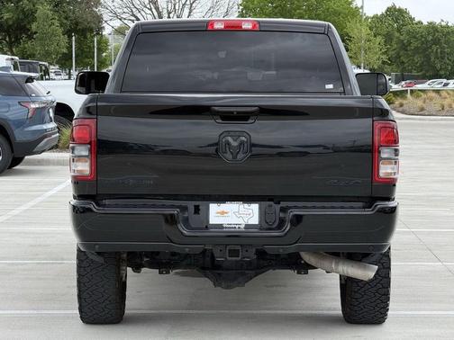 Diamond Black Crystal Pearlcoat 2022 RAM 2500 Lone Star Crew Cab 4x4 6'4' Box