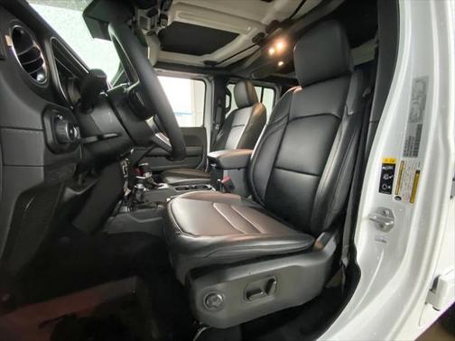 2024 Jeep Wrangler 4-Door Sahara 4x4