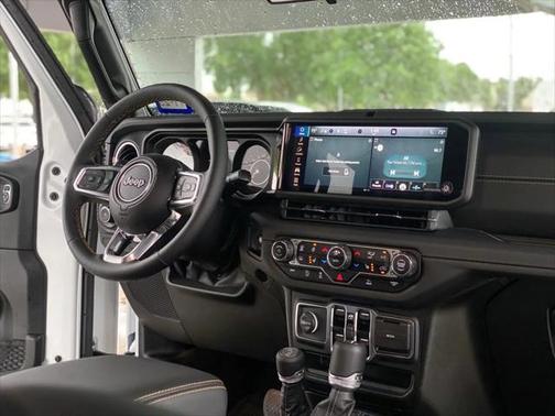 2024 Jeep Wrangler 4-Door Sahara 4x4