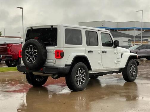2024 Jeep Wrangler 4-Door Sahara 4x4