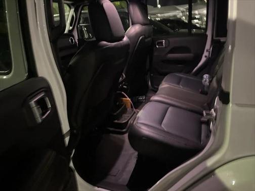 2024 Jeep Wrangler 4-Door Sahara 4x4